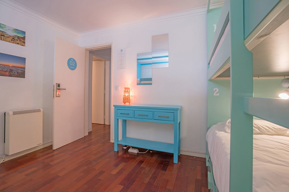 Blue Boutique Hostel & Suites Эшторил Экстерьер фото