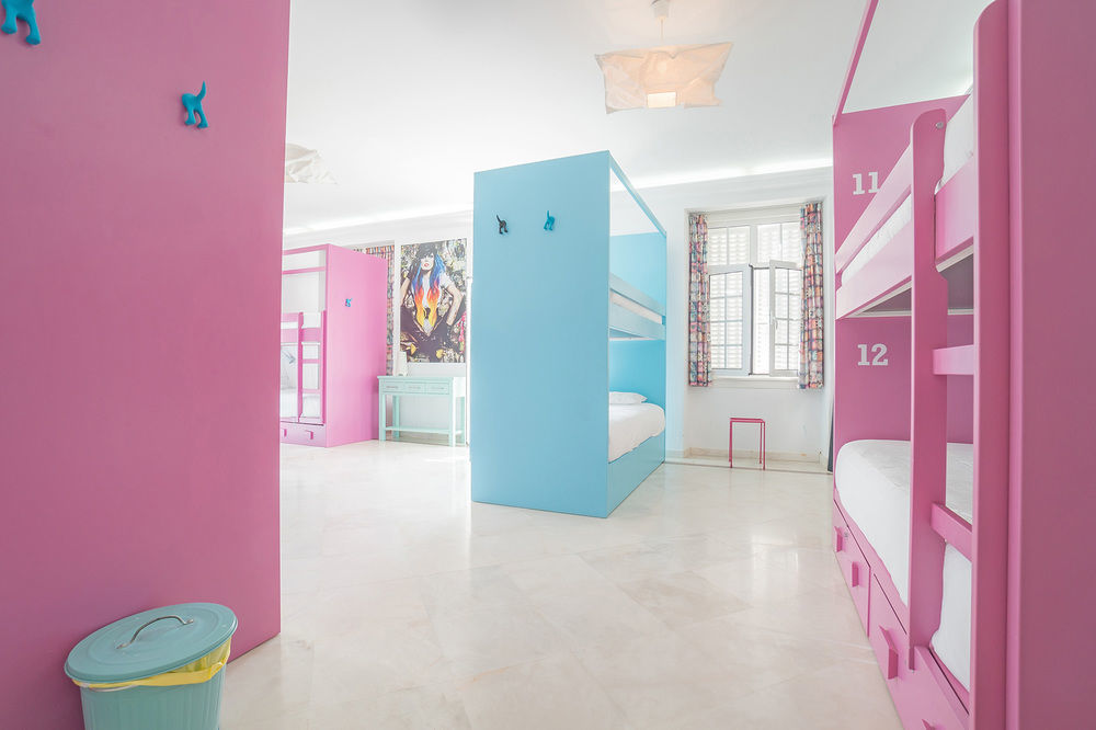 Blue Boutique Hostel & Suites Эшторил Экстерьер фото