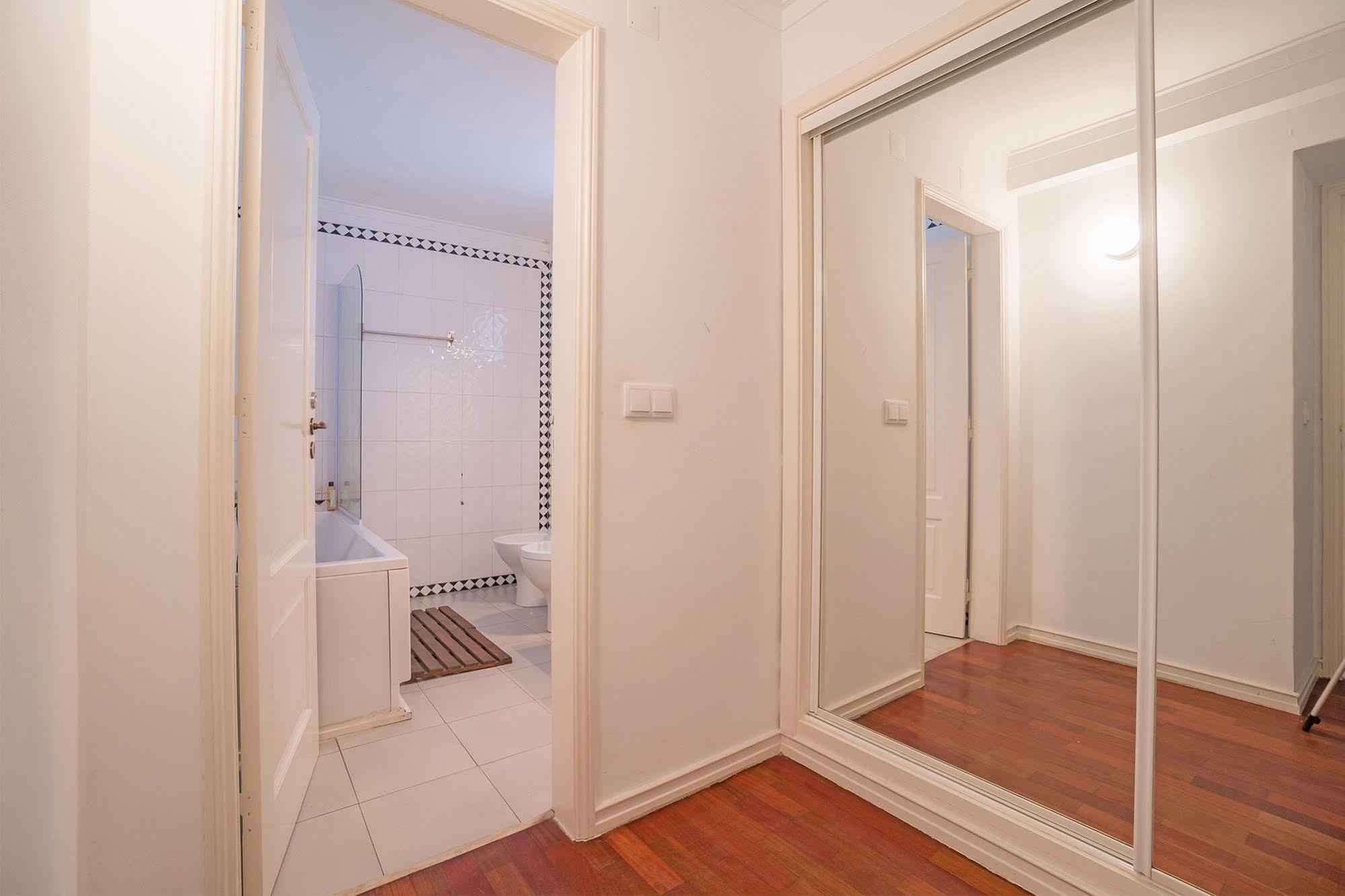 Blue Boutique Hostel & Suites Эшторил Экстерьер фото