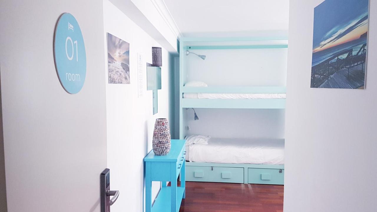 Blue Boutique Hostel & Suites Эшторил Экстерьер фото