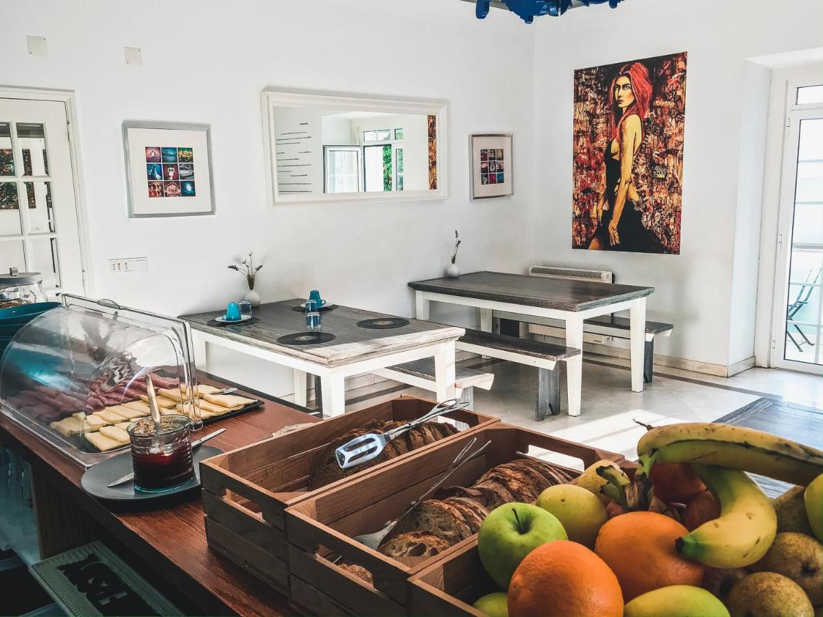 Blue Boutique Hostel & Suites Эшторил Экстерьер фото