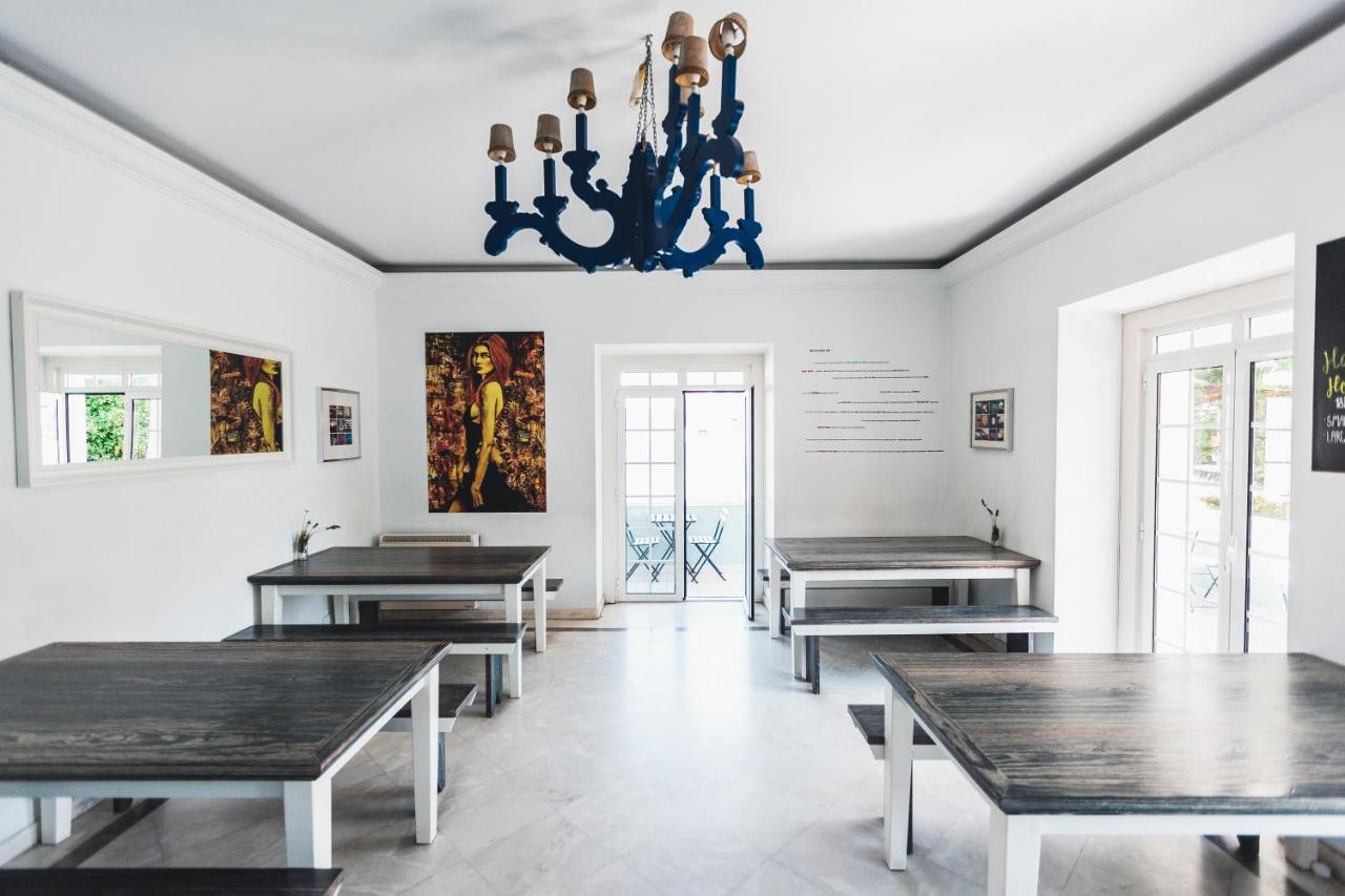 Blue Boutique Hostel & Suites Эшторил Экстерьер фото