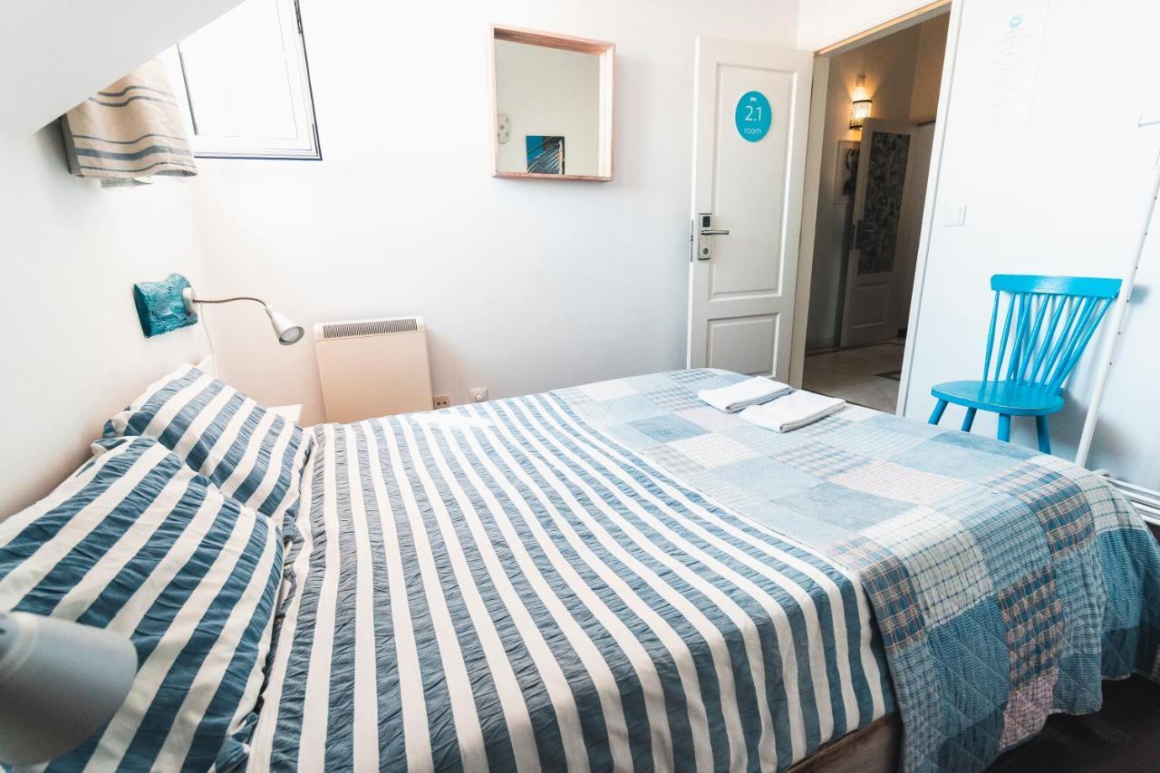Blue Boutique Hostel & Suites Эшторил Экстерьер фото