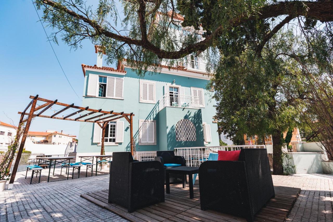 Blue Boutique Hostel & Suites Эшторил Экстерьер фото